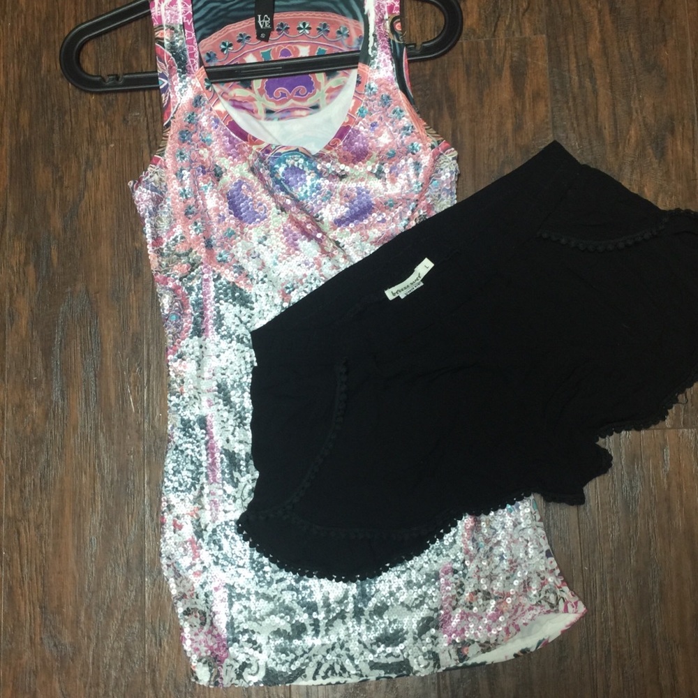 😍Black Shorts with Decorative Crochet Seams 😍